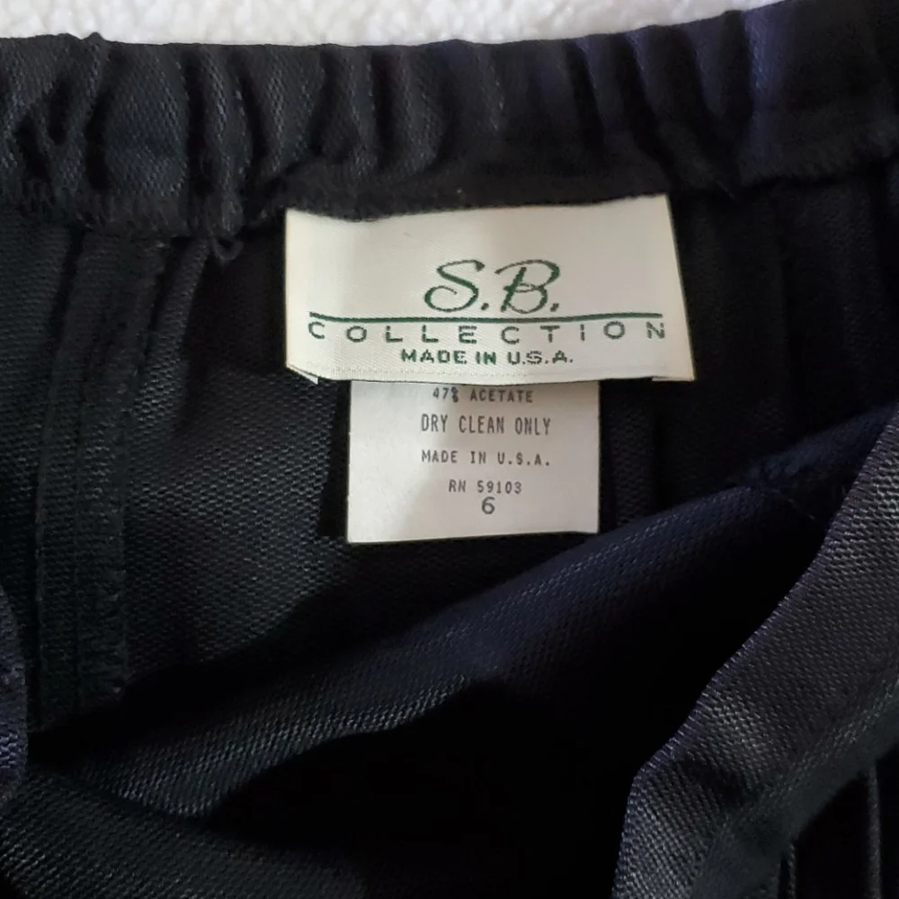 Y2k Shiny flaired Black Skirt Size 6